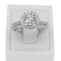 9k white gold stunning bridal set with round brilliant cut