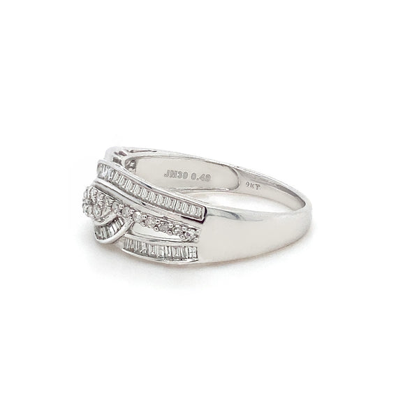 9K White Gold Intertwining Cocktail Band