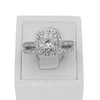9k white gold cushion shaped engagement ring set
