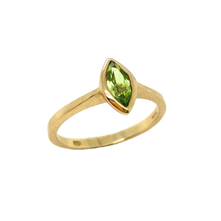 9K Yellow Gold Marquise Peridot Ring