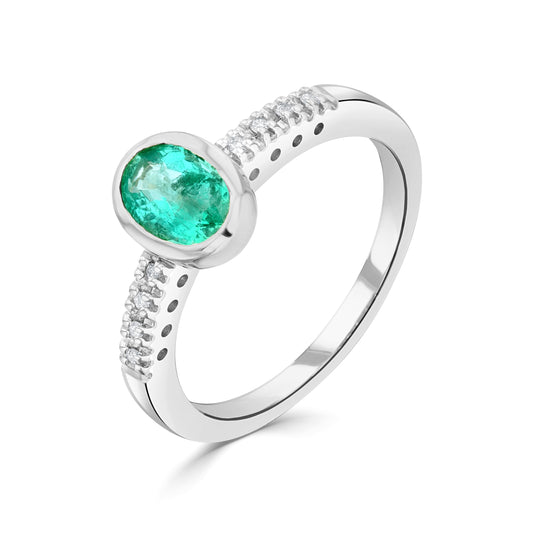 9K White Gold Oval Emerald & Diamond Shoulder Ring