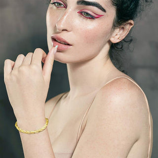 9K Yellow Gold 3-Plait Patterned Herringbone Bracelet /7.5"