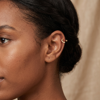 Model wearing 9K Yellow Gold Horseshoe Cartilage Stud 6mm Post - Sonny's Jewellers