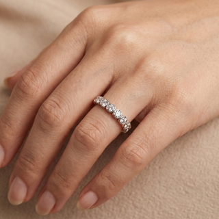 Model wearing 18K White Gold 1.02ct Diamond Stretchy Ring - Sonny's Jewellers