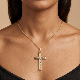 Model wearing 9K Yellow Gold Pendant - Sonny's Jewellers